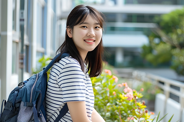 北京师范大学和兰州财经大学哪个好 录取分数线对比